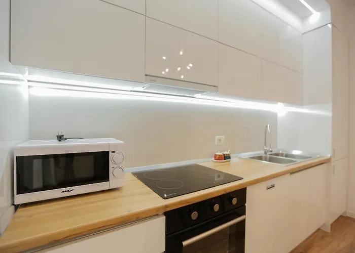 Miku Apartment-sophisticated 2bd At Taiwan Lejlighed Tirana