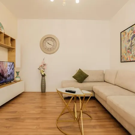 Miku Apartment-sophisticated 2bd At Taiwan Apartment *