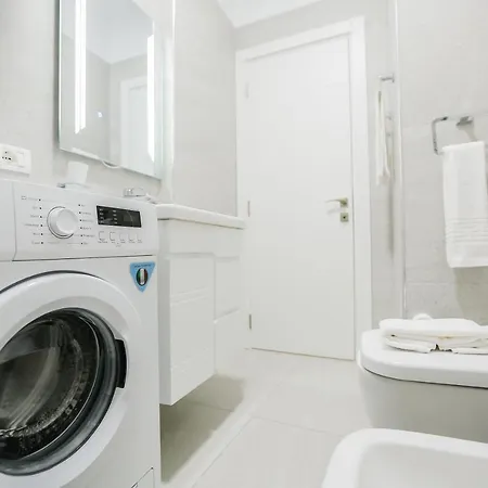Miku Apartment-sophisticated 2bd At Taiwan Tirana