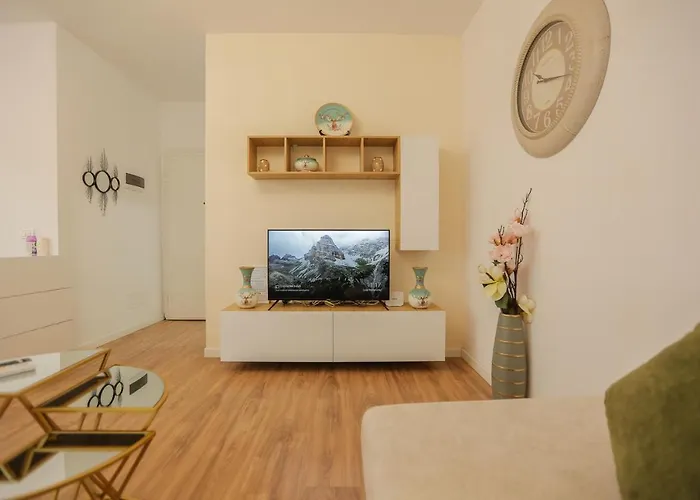 Miku Apartment-sophisticated 2bd At Taiwan * Tirana