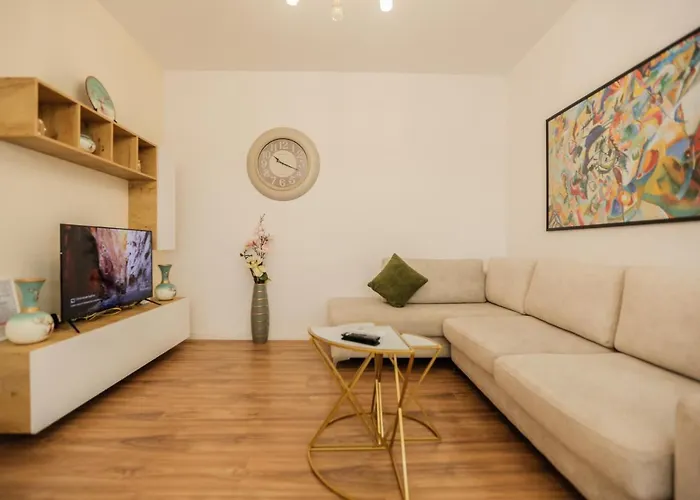 Miku Apartment-sophisticated 2bd At Taiwan Apartman *