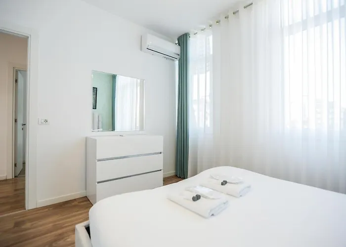 Miku Apartment-sophisticated 2bd At Taiwan Apartamento Tirana